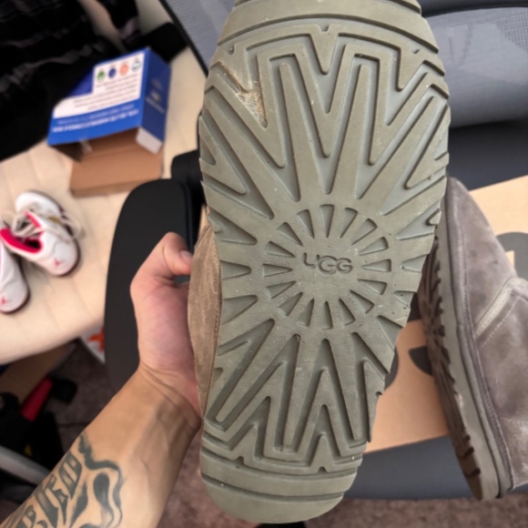 UGG men’s size 10 Authentic Gray - Picture 4 of 9